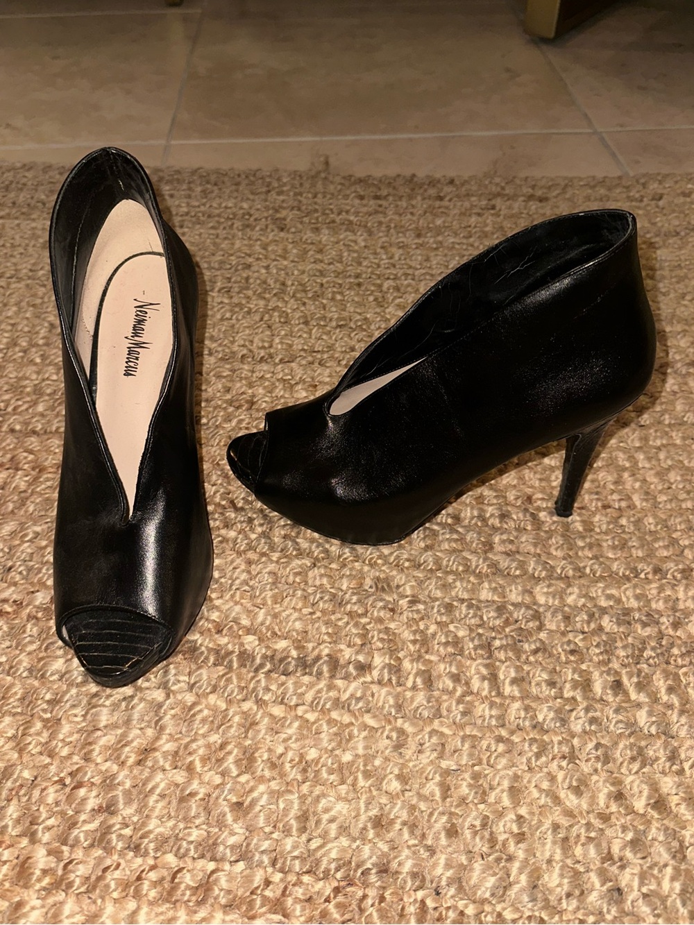 Neiman Marcus Black Leather Peep Toe Bootie Snakeskin Stiletto Heels Size 10